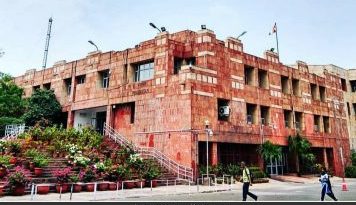 जेएनयू विद्यार्थ्यांच्या युनियन मतदानासाठी मतदान सुरू होते