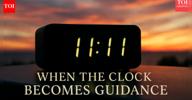 देवदूत तुमच्याशी संपर्क साधण्याचा प्रयत्न करत आहेत का? तुम्ही घड्याळात तीच वेळ का पाहत आहात ते येथे आहे