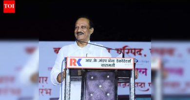 बारामतीच्या मतदारांना ‘नो वोट, नो फंड’ धमकीवरून अजित पवारांवर टीकेची झोड उठली आहे