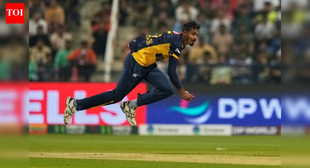 T20 तिरंगी मालिका: दुष्मंथा चमीराच्या चार-फेरने पाकिस्तानविरुद्ध श्रीलंकेला शनिवारी अंतिम फेरीत नेले