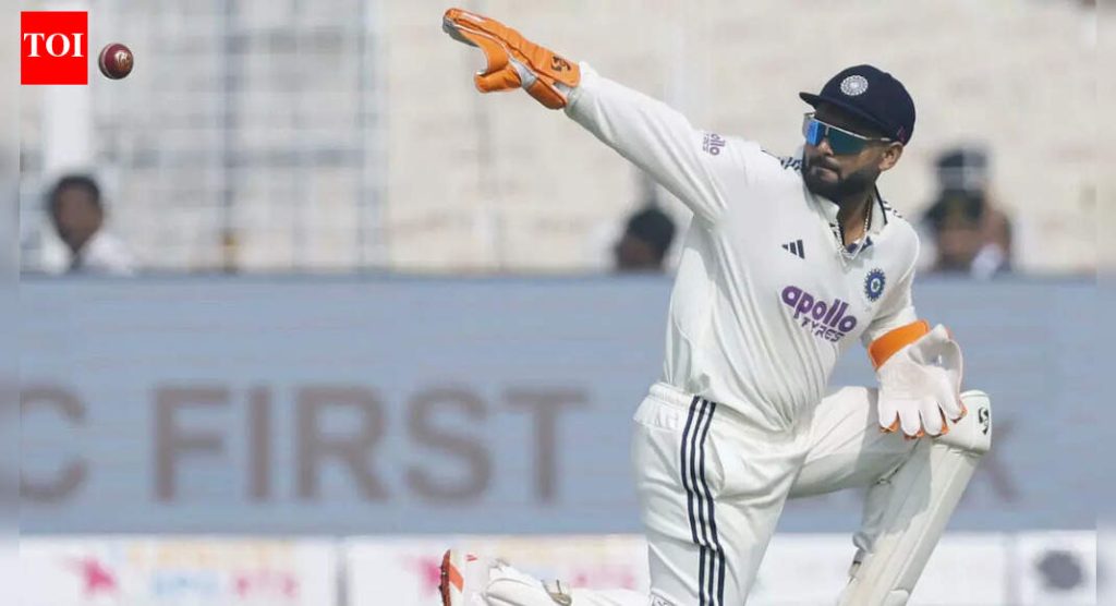 ‘सॉरी’: दक्षिण आफ्रिकेविरुद्ध 0-2 अशा पराभवानंतर ऋषभ पंतने पोस्ट केला भावनिक संदेश