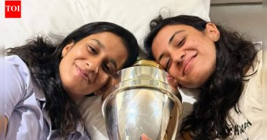 ‘एक आव्हानात्मक वेळ’: लग्न पुढे ढकलल्यानंतर स्मृती मंधानाला पाठिंबा देण्यासाठी जेमिमा रॉड्रिग्सने WBBL मधून माघार घेतली