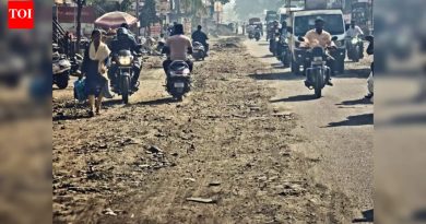 प्रवाशांचे म्हणणे आहे की, मुंढवा-मांजरी रोडवर 6Km प्रवास करण्यासाठी अनेकदा एक तासापेक्षा जास्त वेळ लागतो