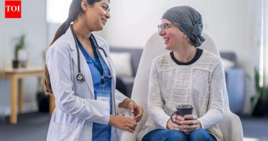 कर्करोगाच्या उपचारांमुळे तुमची त्वचा बदलू शकते: चिडचिड, पुरळ आणि इतर सामान्य प्रतिक्रिया समजून घेणे |