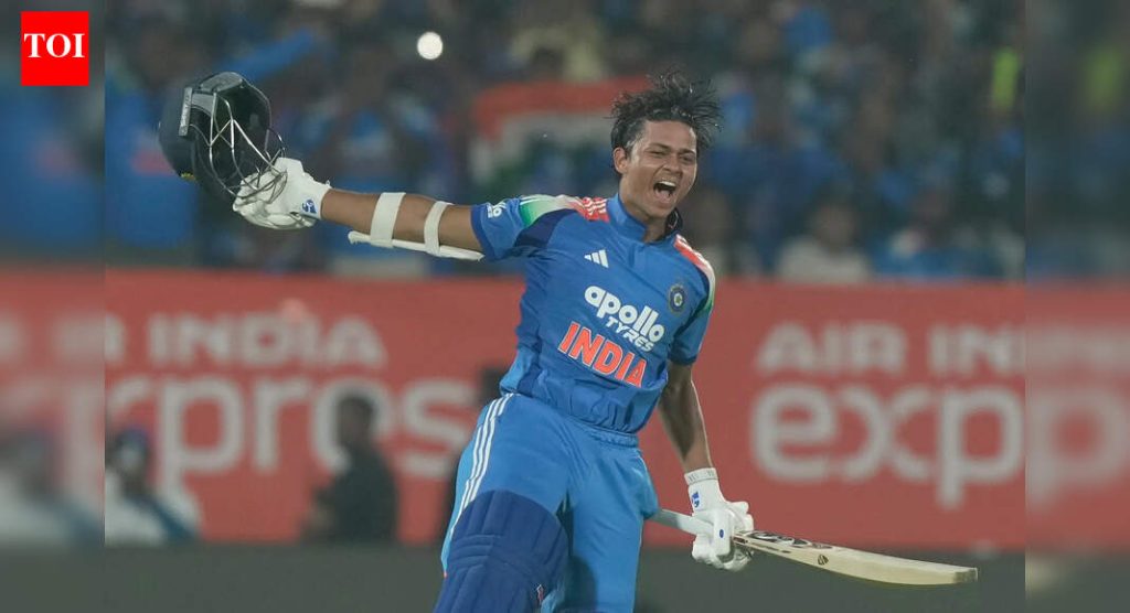 IND vs SA: यशस्वी जैस्वालने शैलीत पहिले एकदिवसीय शतक साजरे केले; भारताने दक्षिण आफ्रिकेचा 9 विकेट्सने पराभव करत मालिका 2-1 अशी खिशात घातली