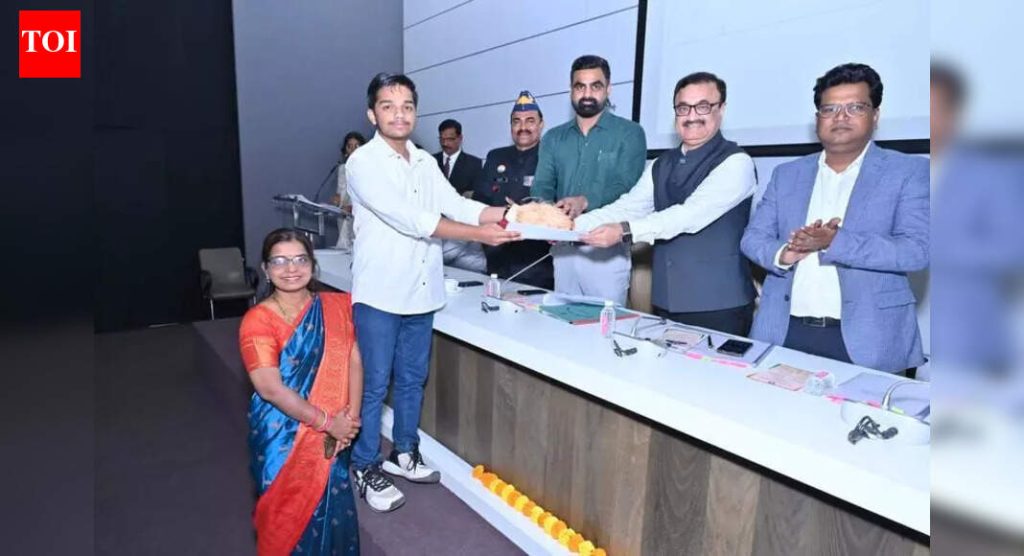 महाराष्ट्रात सशस्त्र सेना ध्वज दिन निधी संकलनाची सर्वाधिक ४९.३ कोटी रुपयांची नोंद आहे
