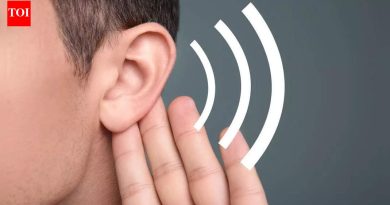 टिनिटस: तुमच्या कानात गुंजणे म्हणजे काय? लक्षणे, कारणे आणि उपचार जाणून घ्या |