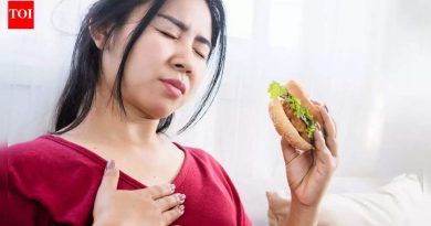 शीर्ष 10 पदार्थ जे छातीत जळजळ आणि ऍसिड रिफ्लक्स त्वरीत आराम करतात |