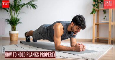 दोन मिनिटांची परिपूर्ण फळी कशी धरायची: टिपा, तंत्रे आणि सामान्य चुका