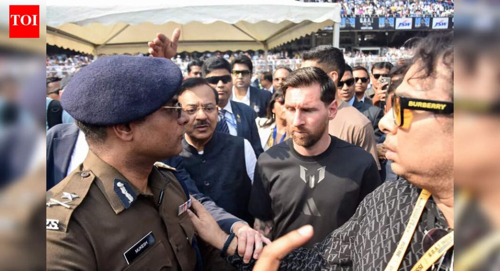 लिओनेल मेस्सीच्या कोलकाता भेटीची अनागोंदी: सॉल्ट लेक स्टेडियमवरील गर्दीच्या रोषासाठी पोलिस प्रमुखांनी ‘गैरव्यवस्थापन’ला जबाबदार धरले