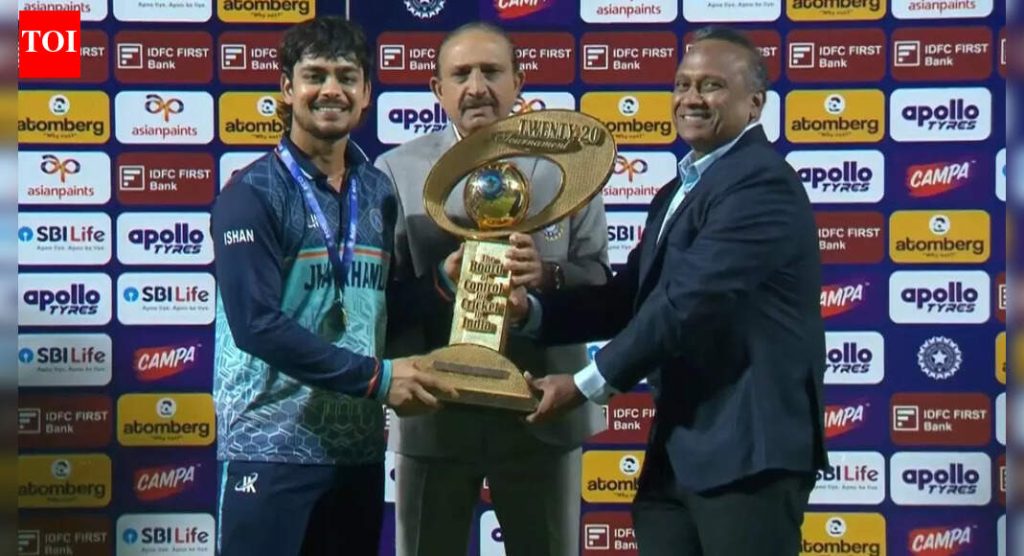 ईशान किशनचे चार डिसेंबर: द्विशतक, बाद, भगवद्गीता आणि मुक्ती