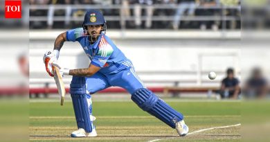 ‘देशांतर्गत क्रिकेटचा मुद्दा, केवळ आयपीएल नाही’: सुनील गावस्कर यांनी टी-२० विश्वचषक संघात इशान किशनच्या पुनरागमनाचे स्वागत केले