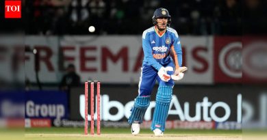 ‘घर पे किसीको बोलो नजर उतार दे’: T20 विश्वचषक स्पर्धेनंतर सुनील गावसकर यांचा शुभमन गिलला मनापासून सल्ला