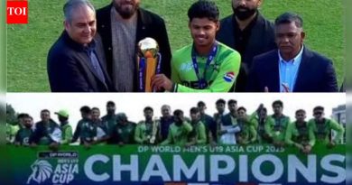IND vs PAK फायनल: PCB प्रमुख मोहसिन नक्वी यांनी U19 एशिया कप चॅम्पियन्सना ट्रॉफी दिली – पहा