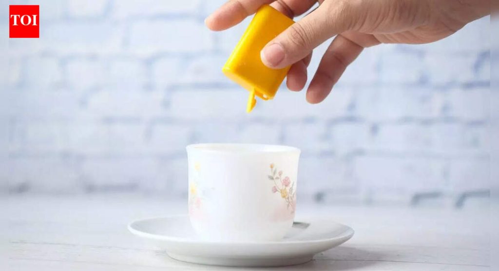 रोजचे अन्न जे शांतपणे तुमच्या मेंदूला हानी पोहोचवतात: सॉसेज, एनर्जी ड्रिंक्स, च्युइंगम आणि बरेच काही |