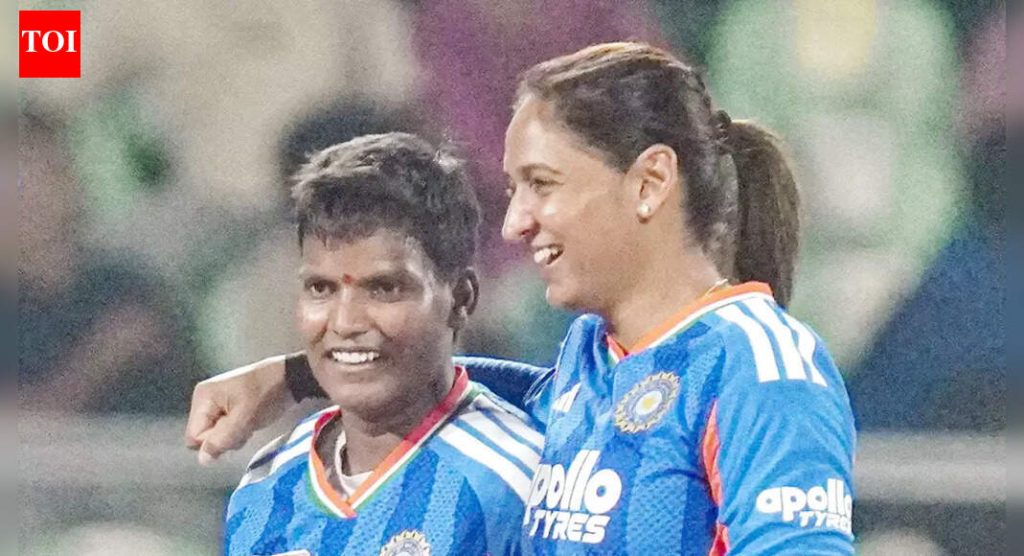 दीप्ती शर्मा 150 T20I विकेट घेणारी पहिली भारतीय बनल्यामुळे, तिचा भाऊ तिच्या क्रिकेटच्या स्वप्नावर कसा सट्टा लावतो यावर एक नजर |