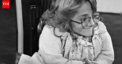 मेलानी वॉटसन बर्नहार्ट, डिफरेंट स्ट्रोक्स स्टार, ऑस्टियोजेनेसिस अपूर्णतेशी आजीवन लढाईनंतर 57 व्या वर्षी निधन: स्थिती, कारणे आणि उपचार