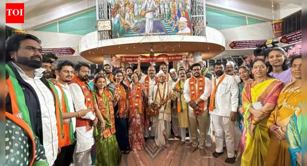 न्याहारीतील बैठका घरोघरी भेटी आणि रात्री उशिरा सभांमध्ये जातात