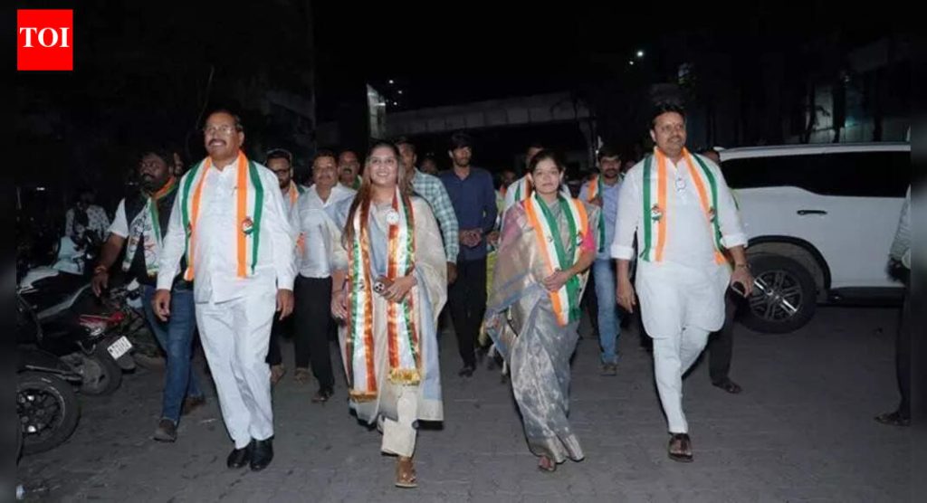 पीएमसीच्या 165 जागांसाठी 41 प्रभागांमध्ये 1,165 उमेदवार रिंगणात आहेत.