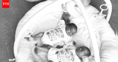 डॉक्टरांनी चेतावणी दिल्यानंतर जेसी नेल्सनने SMA1 निदान उघड केले की तिच्या जुळ्या मुलांना आयुष्यभर गतिशीलतेच्या आव्हानांचा सामना करावा लागू शकतो