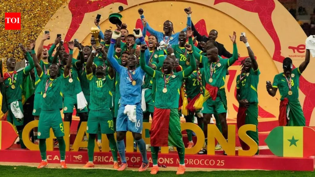 AFCON फायनलमधील नाटक: खेळाडू बाहेर पडले, पॅनेंका चुकले आणि सेनेगलने ट्रॉफी उचलली – पहा
