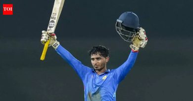 डॉक्टर आणि प्राध्यापकांमध्ये वाढलेले अमन मोखाडे विदर्भाला विजय हजारे गौरवाकडे नेत आहेत | अनन्य