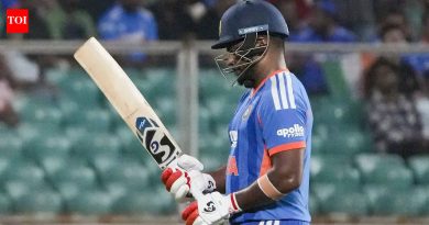 ‘मला संजू सॅमसन इलेव्हनचा भाग होताना दिसत नाही’: इशान किशनच्या धडाकेबाज शतकानंतर गावस्कर यांनी सॅमसनच्या भविष्याबद्दल दिला मोठा इशारा | क्रिकेट बातम्या