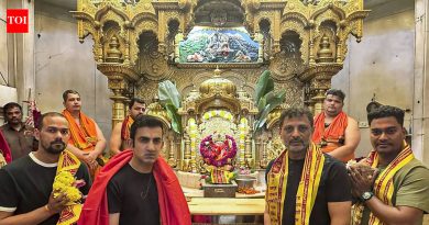 गौतम गंभीरने सिद्धिविनायकाला भेट दिली, भारताच्या T20 विश्वचषक विजेतेपदाच्या बचावापूर्वी आशीर्वाद घेतले