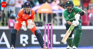 ‘त्याने आपली शक्ती गमावली आहे’: टी-20 विश्वचषकात बाबर आझम एका चौरस्त्यावर का उभा आहे यावर पाँटिंग, शास्त्री