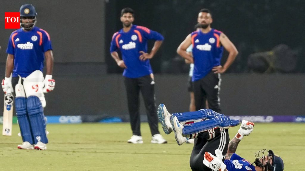 जसप्रीत बुमराहचा यॉर्कर इशान किशन, संजू सॅमसनला स्टँडबायवर अभिषेक शर्मा