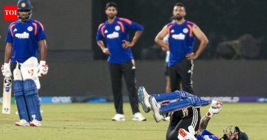 जसप्रीत बुमराहचा यॉर्कर इशान किशन, संजू सॅमसनला स्टँडबायवर अभिषेक शर्मा