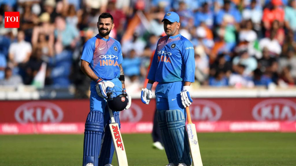 इनसाइड स्टोरी: ‘मूव्ह ऑन’ – बीसीसीआयने एमएस धोनीला कर्णधारपद सोडण्यास आणि विराट कोहलीला सोपवण्यास कसे सांगितले