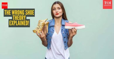 चुकीचा शू सिद्धांत: तुमचे पादत्राणे तुमच्या पोशाखाशी का जुळू नये