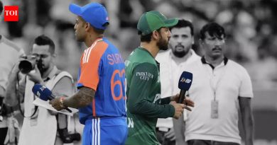 ‘आमच्यासारख्या राष्ट्राचे अशोभनीय’: संजय मांजरेकर यांनी पाकिस्तान विरुद्ध भारताच्या ‘मूर्ख’ हस्तांदोलन धोरणावर शब्द काढला नाही