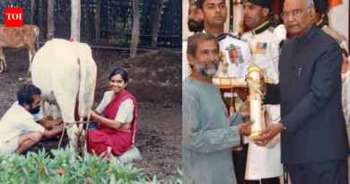 “माझी बायको भीक मागायला तयार असावी.” एका डॉक्टर जोडप्याने 2 रुपये फी आकारली, गावाचा कायापालट करून यशस्वी मुलांचे संगोपन केले