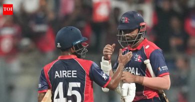 नेपाळने स्कॉटलंडवर सात विकेट्सने विजय मिळवत 12 वर्षांचा टी-20 वर्ल्ड कपचा दुष्काळ संपवला