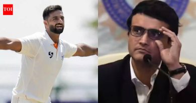 माजी कर्णधार सौरव गांगुलीचा भारतीय निवडकर्त्यांना संदेशः औकिब नबीला इंग्लंडला घेऊन जा