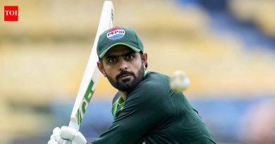 बाबर आझम PAK विरुद्ध SL T20 विश्वचषक सुपर 8 सामना का खेळत नाही?