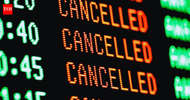 एअर इंडियाने पश्चिम आशियातील उड्डाण निलंबन 2 मार्चसाठी वाढवले; इंडिगोने फ्लाइट कर्बची घोषणा केली — रद्द केलेल्या फ्लाइटची संपूर्ण यादी |