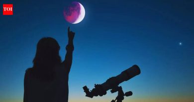 चंद्रग्रहण 2026 दरम्यान प्रवासाला परवानगी आहे का? भारतीय पारंपारिक श्रद्धा आणि बरेच काही
