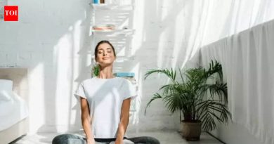 थायरॉईड असंतुलन आणि योग: तणाव कमी करणे, TSH शिल्लक आणि वास्तववादी उपचार अपेक्षांबद्दल विज्ञान काय म्हणते