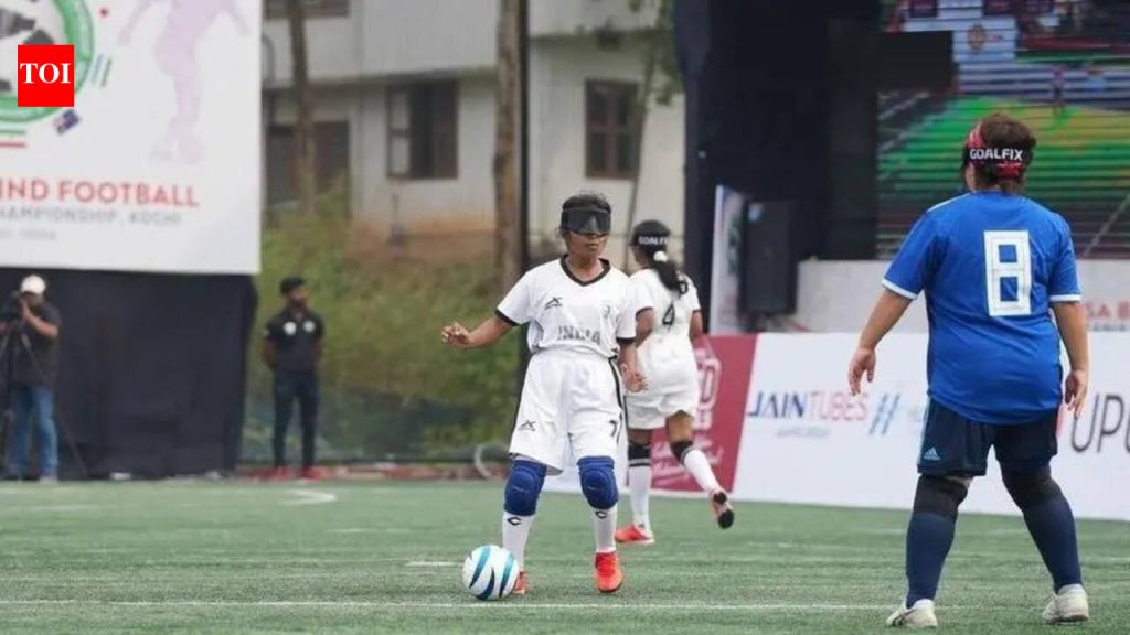 पुण्याच्या महिला अंध फुटबॉलपटूंची लवचिकता पडद्यावर पाहायला मिळते