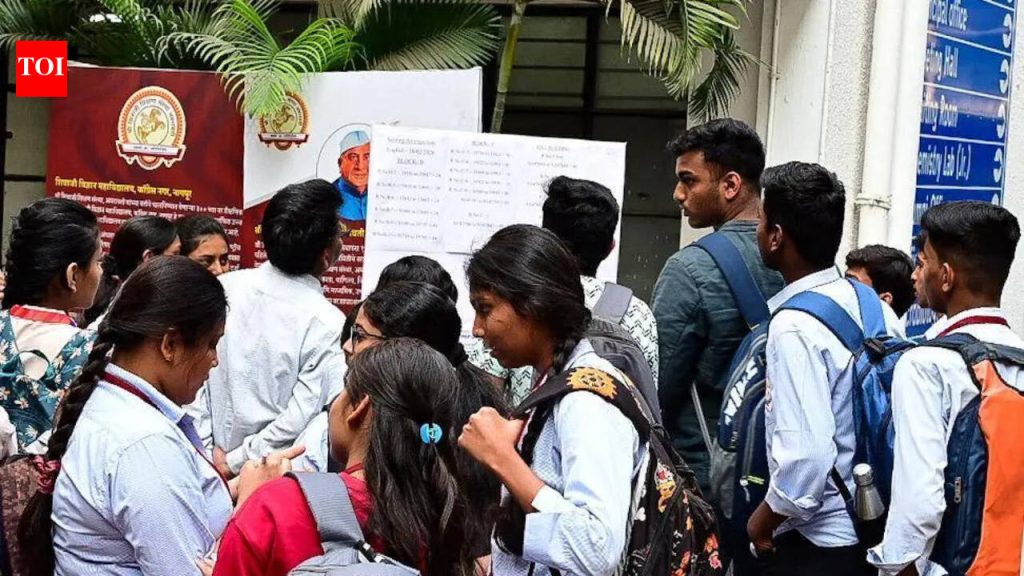 महाराष्ट्र बोर्ड वर्षभर विद्यार्थी समुपदेशन, व्यसनमुक्ती सहाय्य योजना आखत आहे