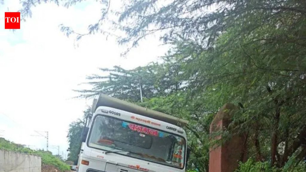 सोपानबाग सोसायटीसाठी प्रवेश रस्ता एक सापळा