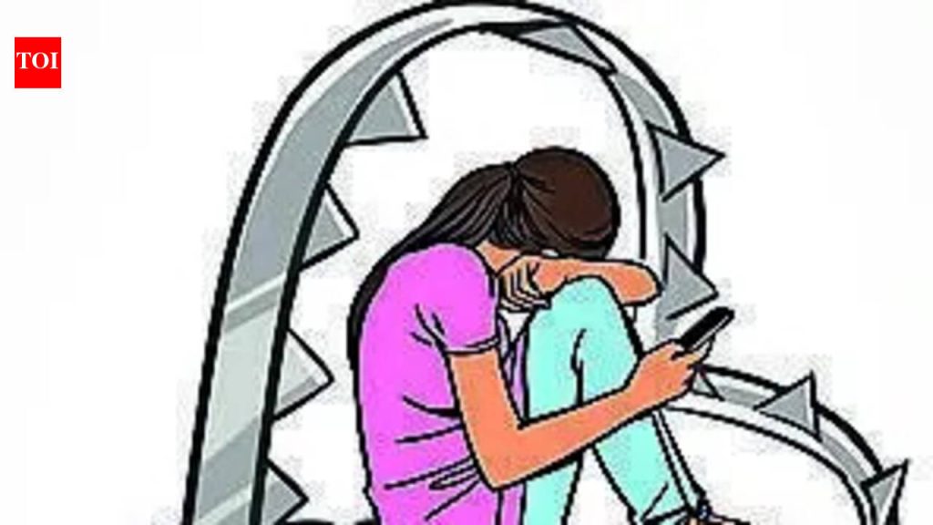 फार्मसीच्या विद्यार्थ्याला महिलेने हनी ट्रॅपमध्ये फसवले, सहाय्यकांनी केली मारहाण, 10 हजार रुपये लुटले