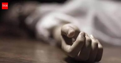 सहकाऱ्याच्या आत्महत्येस प्रवृत्त करणाऱ्या तीन आरोपींमध्ये हिंजवडी आयटी फर्मच्या दोन महिला अधिकाऱ्यांचा समावेश आहे.