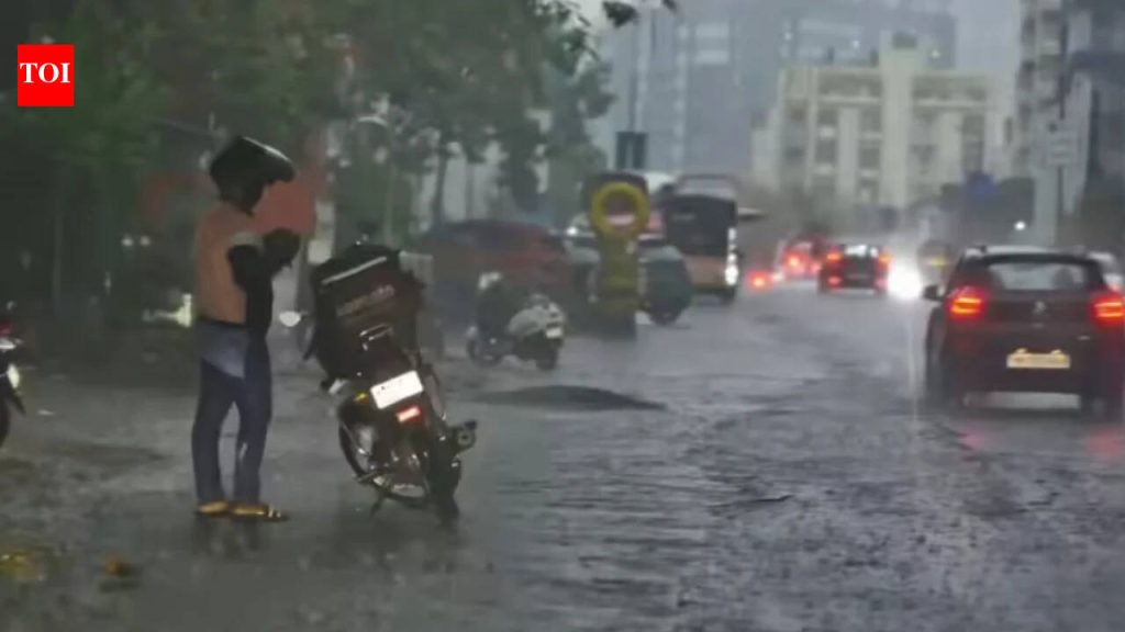 पुण्यात मुसळधार पाऊस; आयएमडीने या आठवड्यात आणखी पावसाचा अंदाज वर्तवला आहे